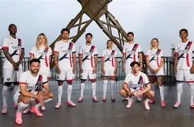 包含巴黎圣日耳曼季后赛大胜多特蒙德,姆巴佩砍下15记关键球,全场沸腾的词条